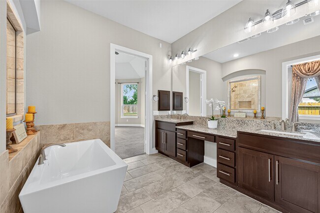 Building Photo - 11903 Muir Grvs Trl