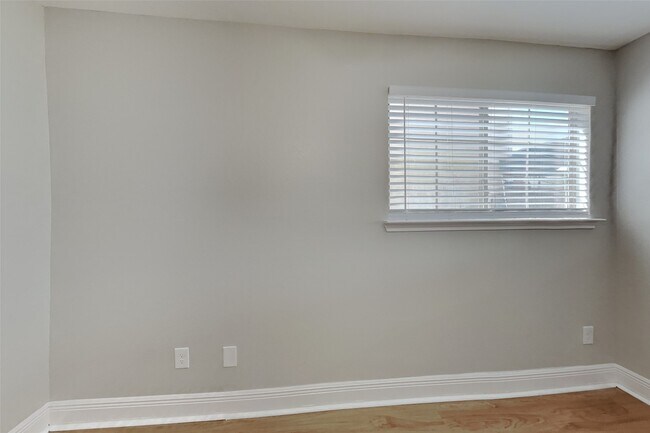 Building Photo - 29402 Legends Hill Dr