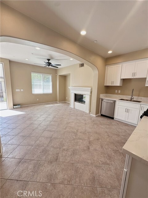 Building Photo - 18 Moonstone