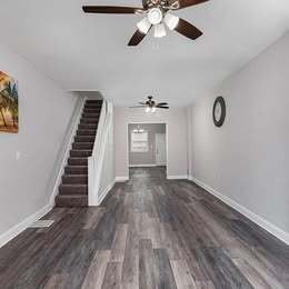 Building Photo - 428 N Lakewood Ave