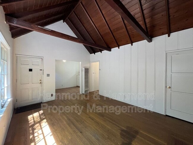 Building Photo - 11044 Otsego St