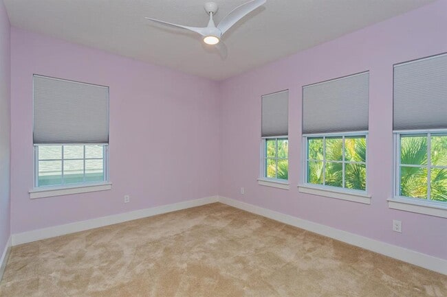 Building Photo - 8276 Modiano St