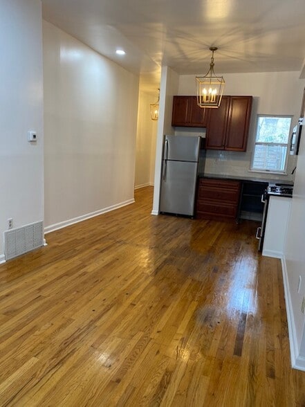 1. Unit 1 Kitchen - 1004 S. 11th Street