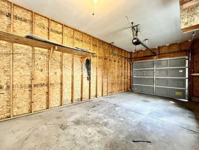 Building Photo - 2103 Kinnrow Ave NW