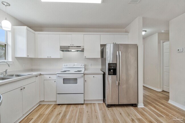 Building Photo - 2037 Marquesas Ln