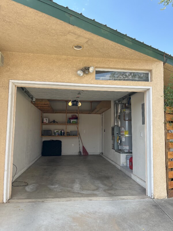 Building Photo - 5604 Del Oeste Rd