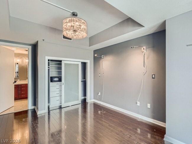 Building Photo - 4575 Dean Martin Dr