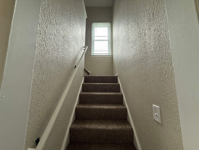 Building Photo - Renovated 4-Bedroom Home – We Welcome Sect...