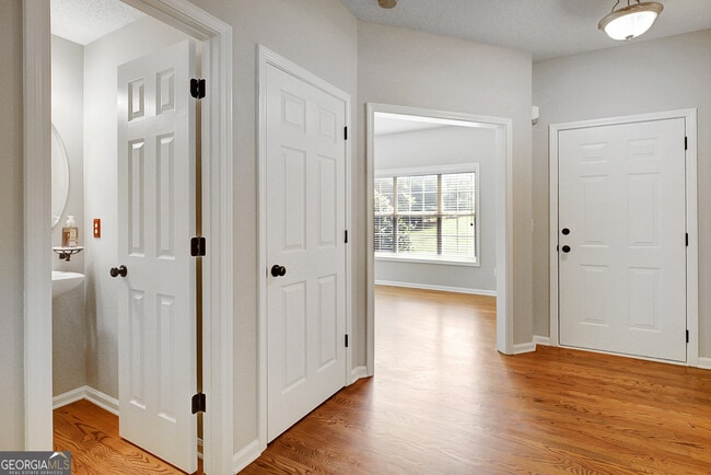 Building Photo - 75 Rock Mill Ct