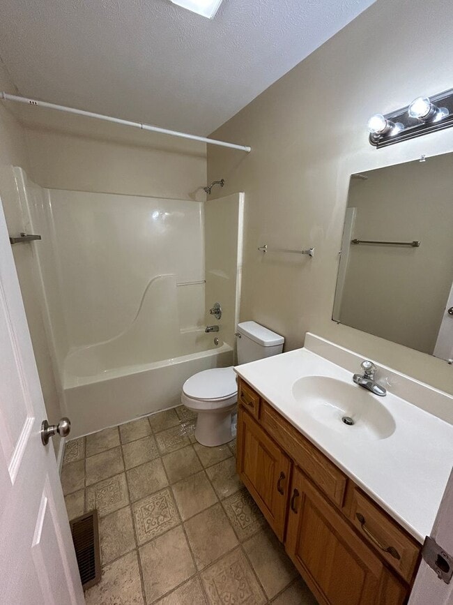 Building Photo - 940 Water St