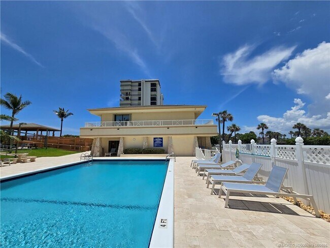Building Photo - 10600 S Ocean Dr