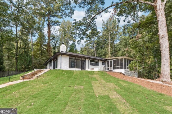 Building Photo - 1568 Niskey Lake Trail SW