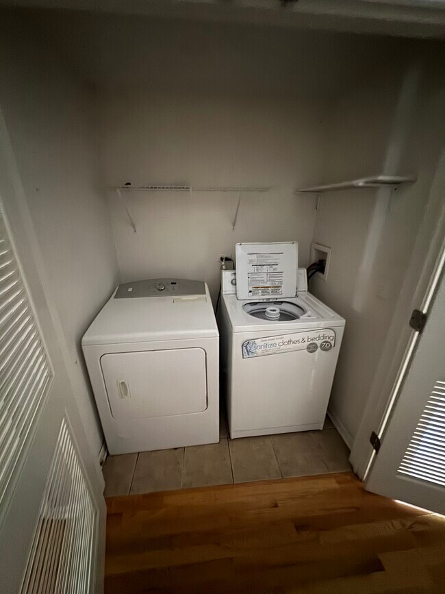 Building Photo - 1900 N Laramie Ave