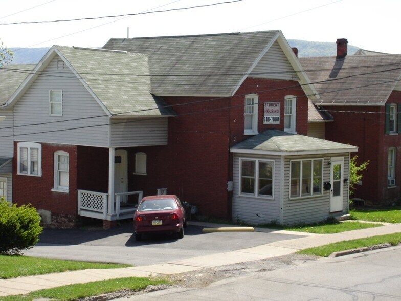 Exterior - 128 N Fairview St