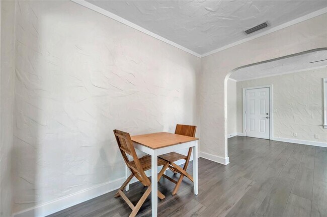 Building Photo - 4000 10th Ave N