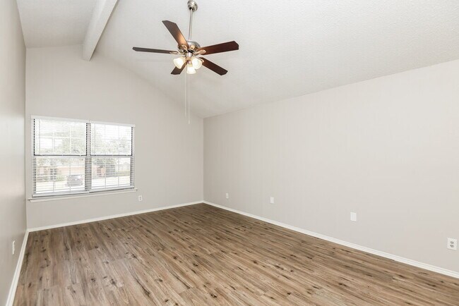 Building Photo - 5016 Santa Fe Ct