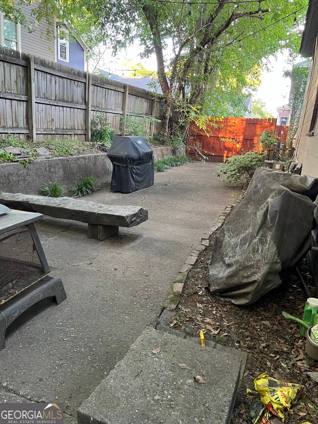 Building Photo - 834 Fulton Terrace SE