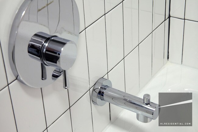 Building Photo - 214 50th Ave