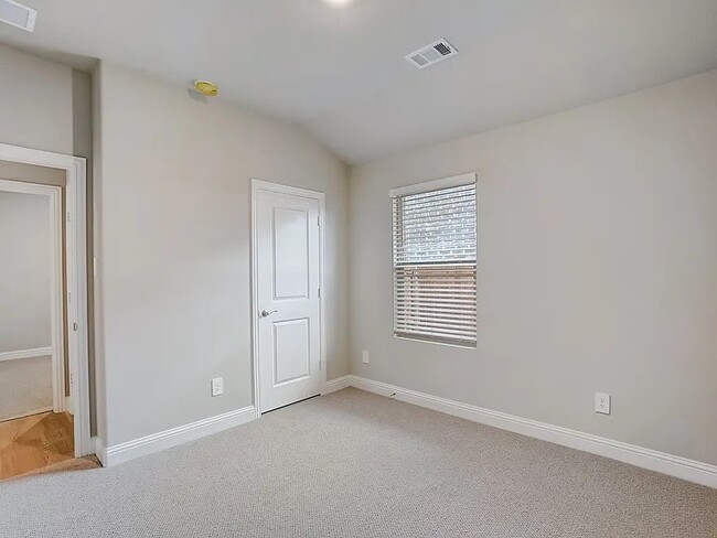 Building Photo - 1209 Gardendale Holw Ln