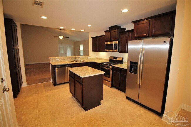 Building Photo - 632 Edith Ln