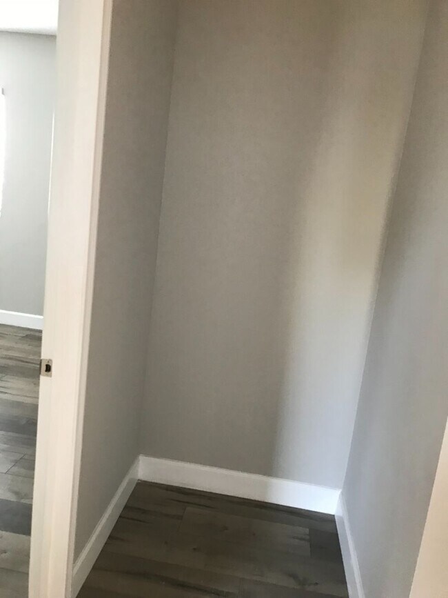 Building Photo - 74(860)