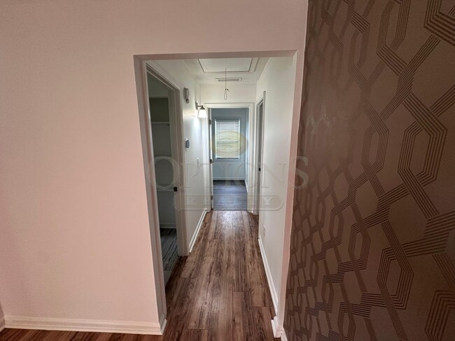 Building Photo - 3 Bedroom Home in Oakland City