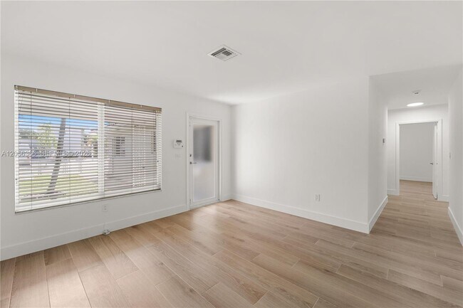 Building Photo - 35 NW 49th Ave