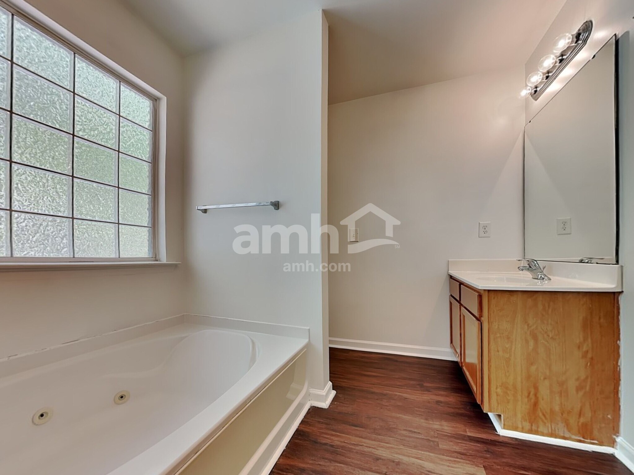 Building Photo - 5145 Chasteal Trail