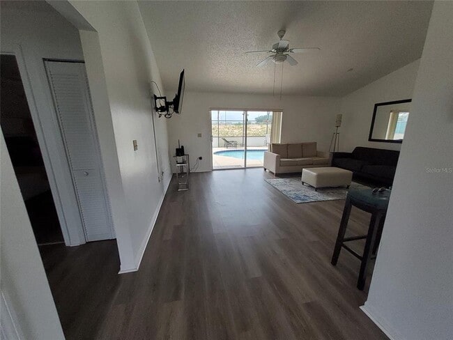 Building Photo - 138 Valentino Ct