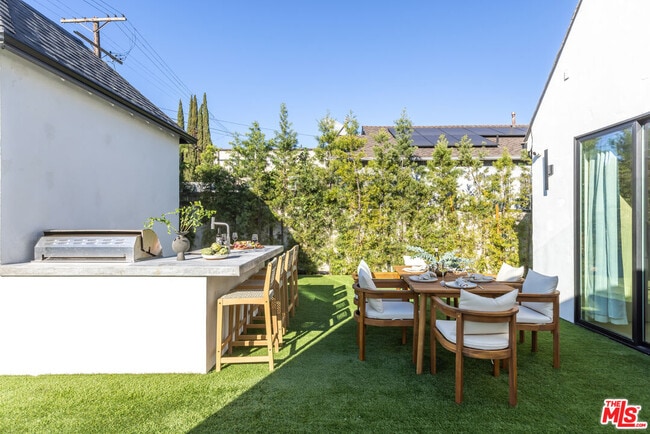 Building Photo - 1161 Stearns Dr