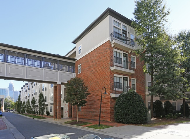 Building Photo - Camden South End
