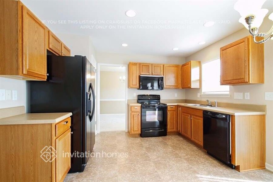 Building Photo - 2013 Kingstree Dr