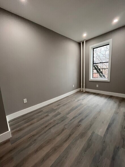 6 Bergen Ave 32 - 12 Bergen Ave