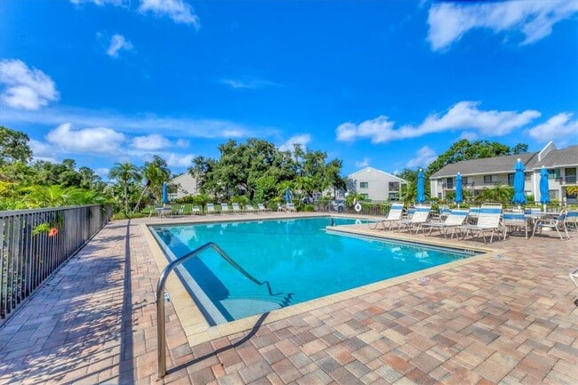 Building Photo - 7866 Eagle Creek Dr
