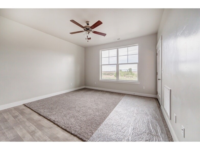 Living - 620 n emery ln