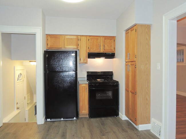 Building Photo - Newly & Amazingly Rehabbed 3 Bed - 1 Bath ...