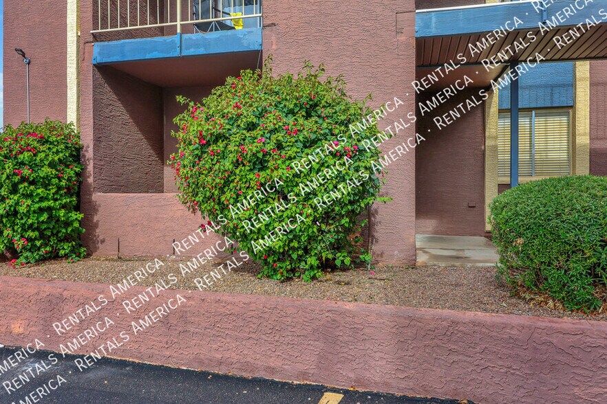 Building Photo - 16602 N 25th St