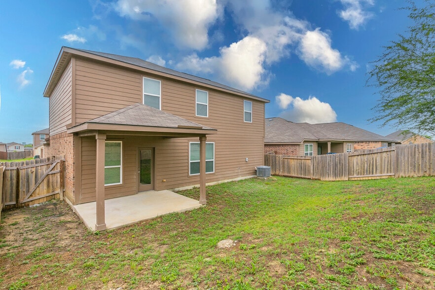 Building Photo - 211 Azalea Way