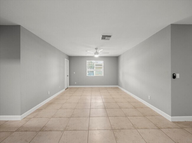 Building Photo - 230 Thorntree Pl