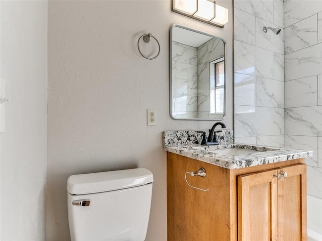 Building Photo - 214 Thompson Dr