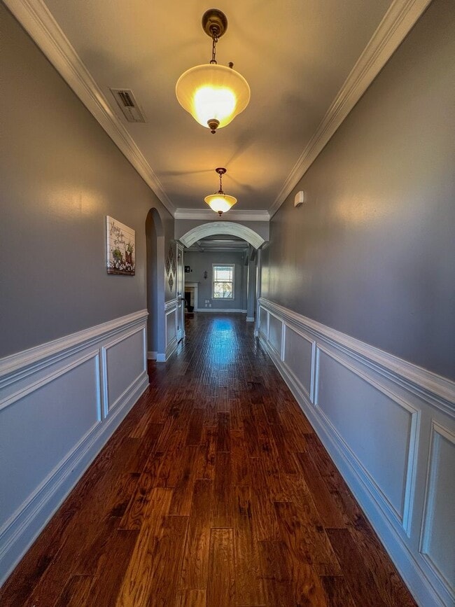 Building Photo - Short Term Leases Options! Gorgeous 5 Bedr...