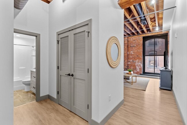 Building Photo - Greeley Lofts @ STL Riverfront