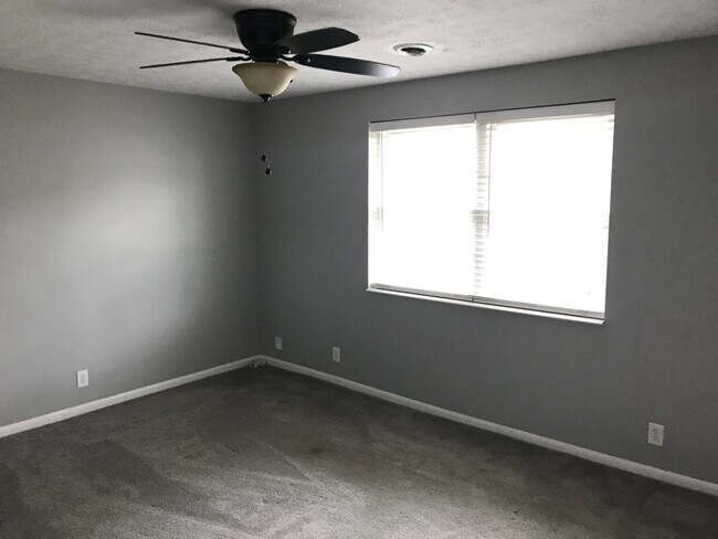 Building Photo - Great 2 Bed 1 Bath Home in the Nations!