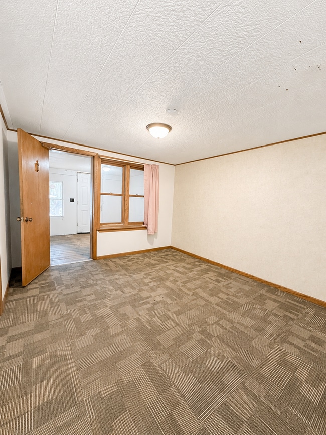 Building Photo - Charming 2 Bed / 2 Bath Home in Baraboo, WI