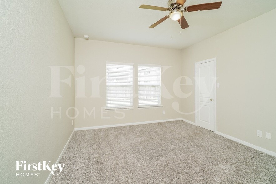 Building Photo - 8941 Elizabeth Pk