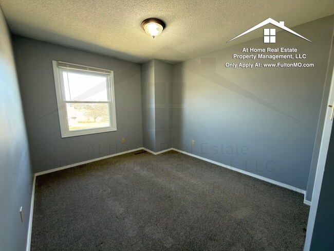 Building Photo - 1904 Springdale Ct