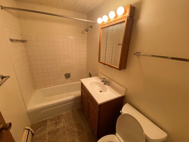 Interior Photo - 5022 Sheboygan - Postweiler