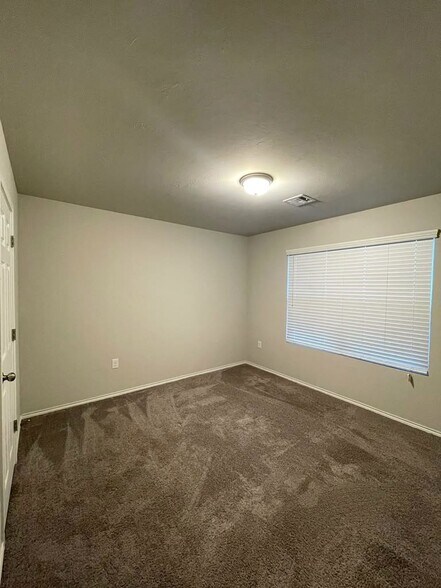 Building Photo - 1813 Melanie Dr