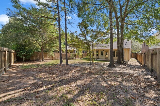 Building Photo - 208 Forest Peak Way