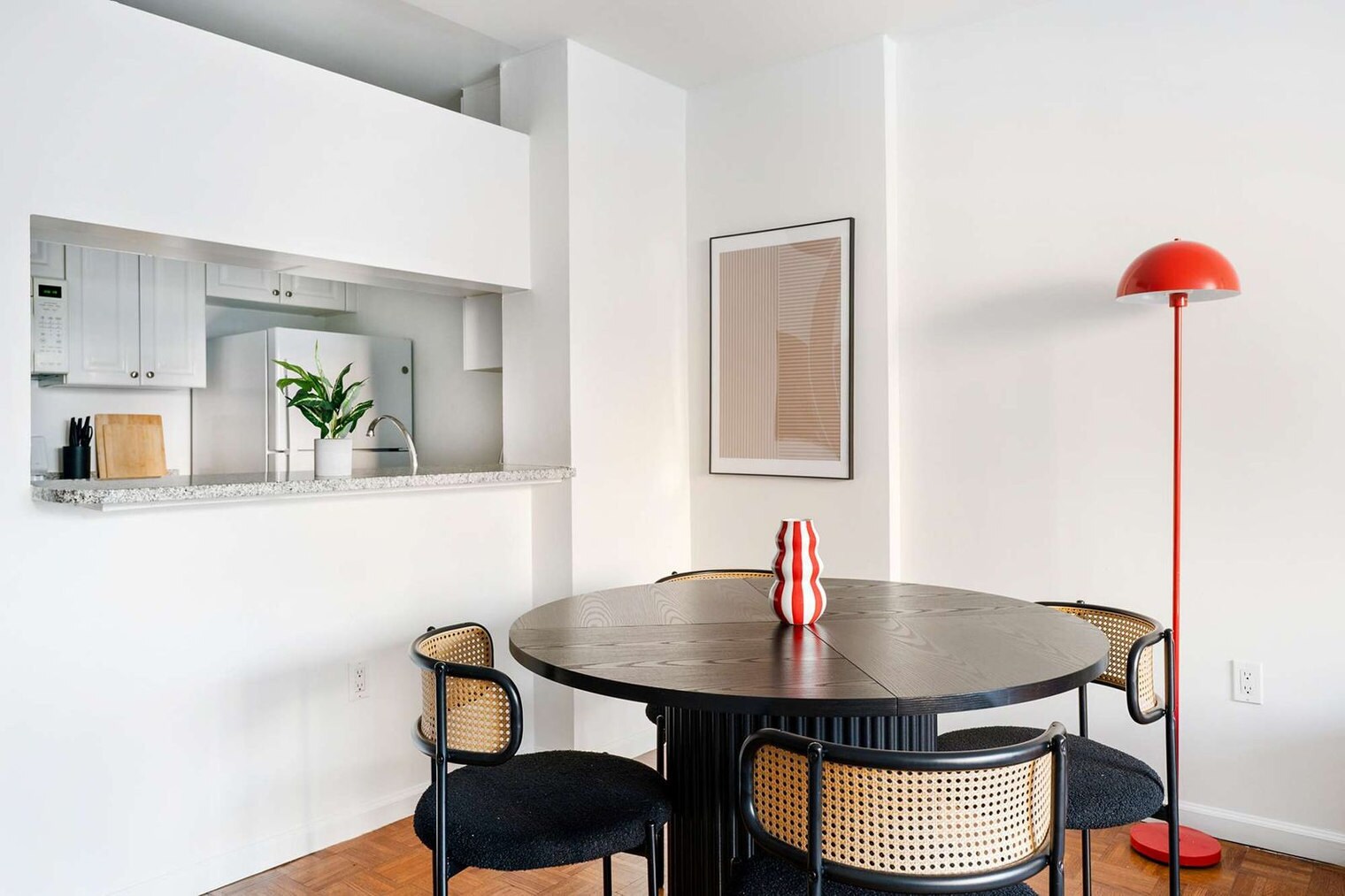 Building Photo - 350 W 43rd St